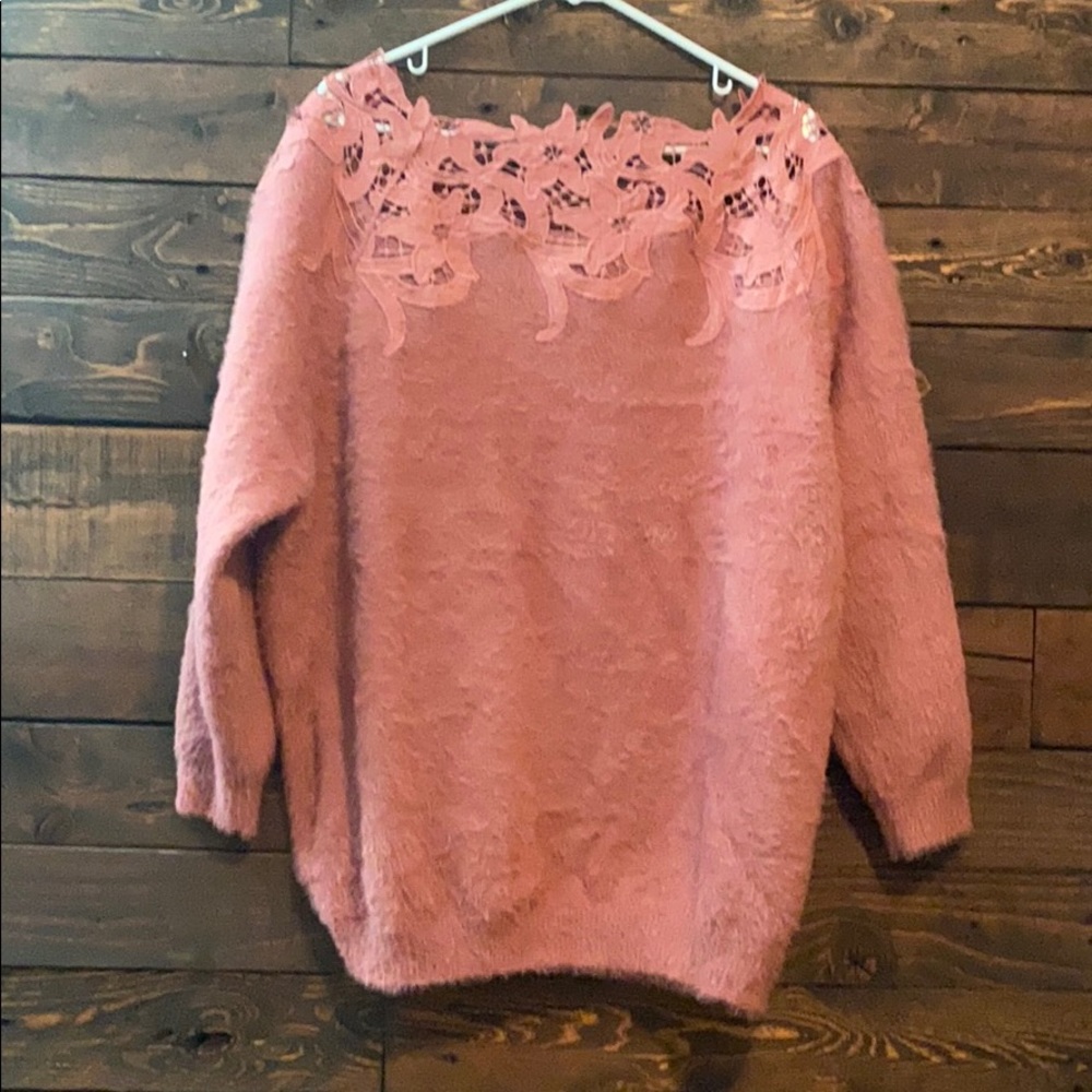 Baevely Sweater